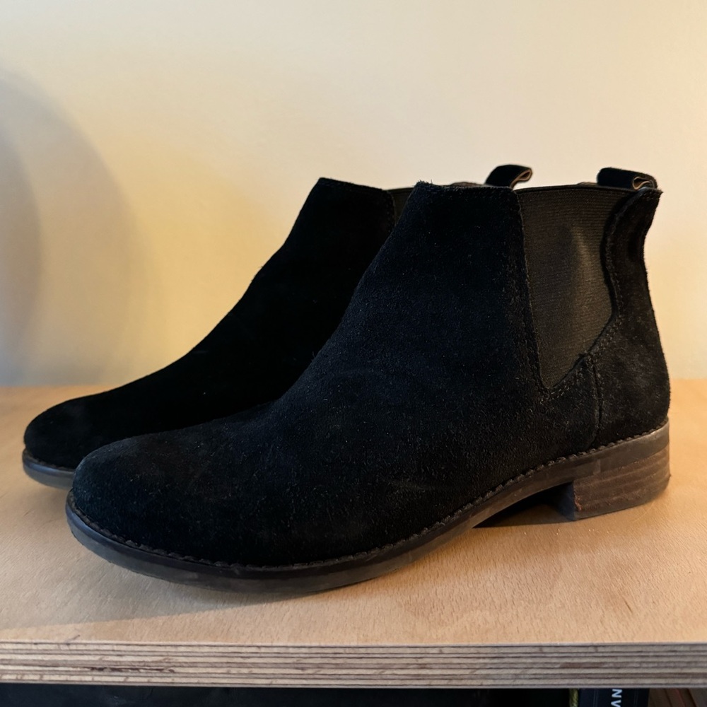 Lucky Brand Soft Black Suede ankle Chelsea boots, Size 7